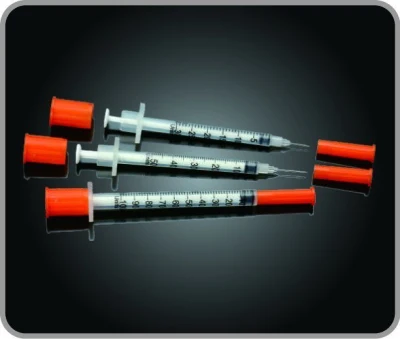 Bouchon médical jetable avec seringue à insuline à aiguille fixe